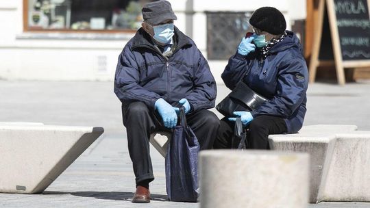 Koronawirus: Musimy się przygotować na drugą falę epidemii w okresie jesienno-zimowym