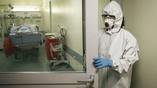 Koronawirus, najnowsze dane. Kolejne zachorowania zbliżają do całkowitego lockdownu