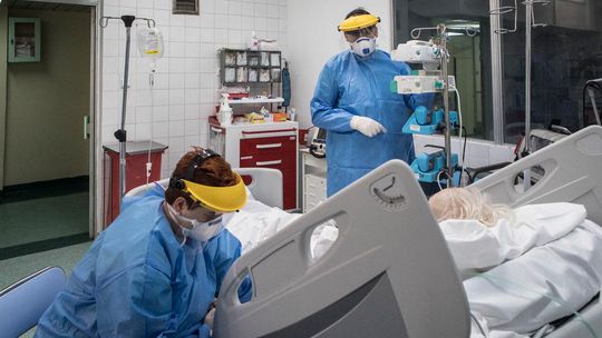 Koronawirus. Nie żyje 19 osób. Dwa lubelskie powiaty w ciemnym kolorze