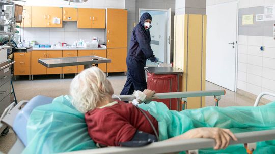 Koronawirus: Nowe zasady kwarantanny. Już nie będzie trwała 14 dni