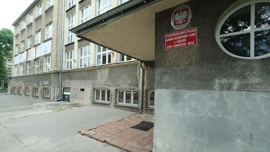 Koronawirus. Uczniowie V LO w Lublinie objęci kwarantanną