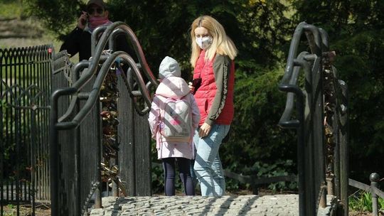 Koronawirus w Polsce: Co można robić od 20 kwietnia? Co wciąż jest zabronione?