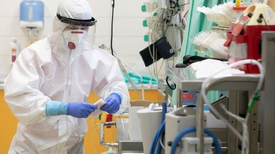 Koronawirus w Polsce. Nie żyje 411 osób z Covid-19