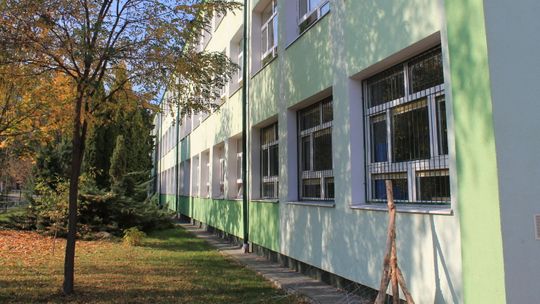 Koronawirus w szkole w Puławach. Część uczniów zostanie w domach