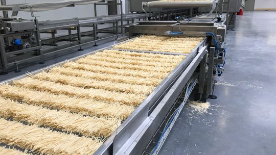 Koronawirus: Zarabiają, ale sami siedzą na bombie. "Nie wiemy, co nas spotka"