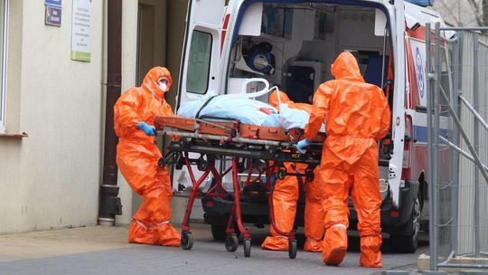 Koronawirus: Zmarło 10 osób. Ponad 200 kolejnych zachorowań 