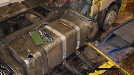 Koroszczyn: Papierosy przemycał w zbiornikach paliwa