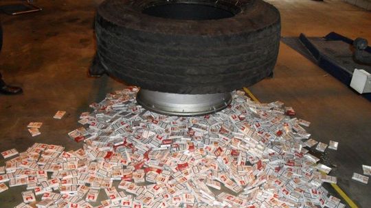 Koroszczyn: Papierosy w kołach ciężarówek