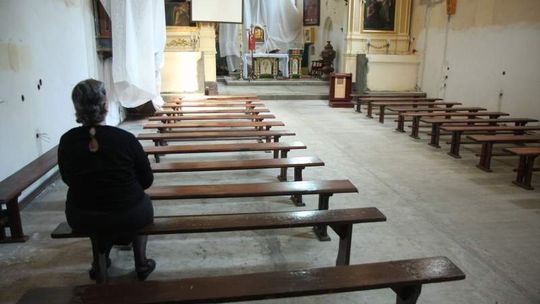 Kościoły pustoszeją. Jest coraz mniej wierzących?  Raport z woj. lubelskiego