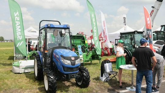 Kosiarki, siewniki, ciągniki i cieliczki białogrzbiete. Jutro kolejny dzień Agro Show w Ułężu