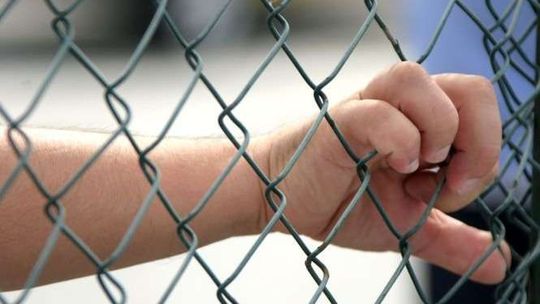 Koszmar w rodzinie zastępczej. Małżeństwo odpowie za bicie i poniżanie dzieci