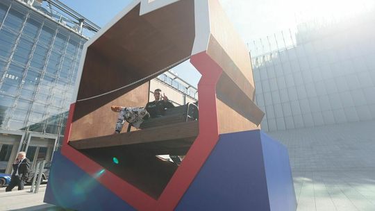 Kosztowały 1,6 mln zł. Ich usunięcie pochłonęło kolejne 176 tys. zł. Ławka – Polska