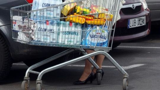Koszyk zakupów z Lublina: Najtaniej w Realu, najdrożej w Żabce