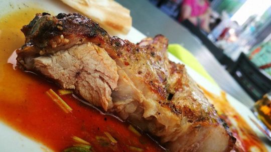 Kotlet na widelcu. Może być de volaille, po zamojsku albo ze śledzia