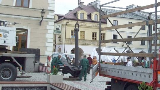 Kotwica stanęła na Rynku Solnym w Zamościu