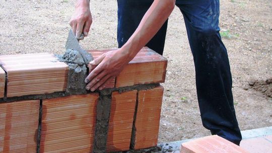 Kradli cement z kościoła. Wpadli na gorącym uczynku