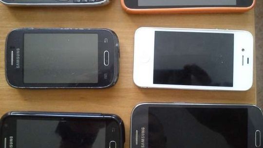 Kradli telefony na basenie w Puławach. Wpadli po pościgu