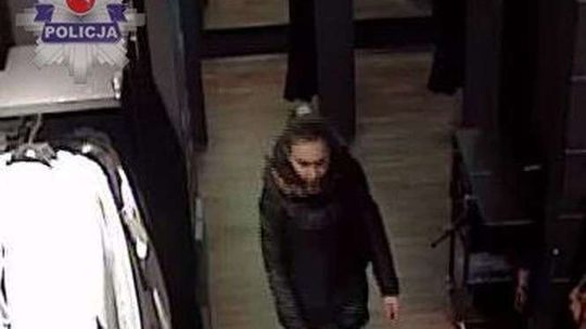 Kradzież w galerii handlowej. Kamery nagrały młodą kobietę