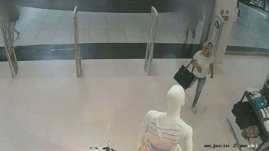 Kradzież w galerii handlowej. Złodziejkę nagrała kamera