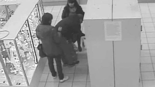 Kradzież w hipermarkecie. Zginęły zakupy z szafki depozytowej