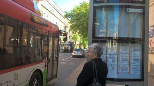 Krakowskie Przedmieście jednak przejezdne. Pasażerowie są wprowadzani w błąd