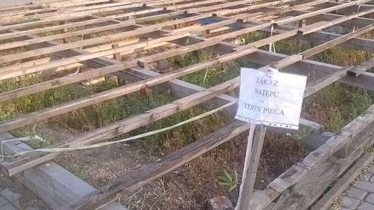 Kraśnik: Blacha zniknęła, dziura została. Czytelnik: "To niebezpieczne!"