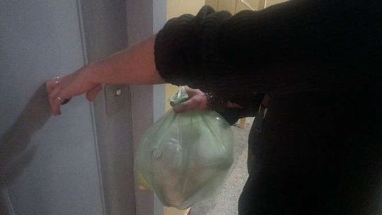 Kraśnik: Część mieszkańców protestuje przeciwko przenoszeniu altanki śmietnikowej