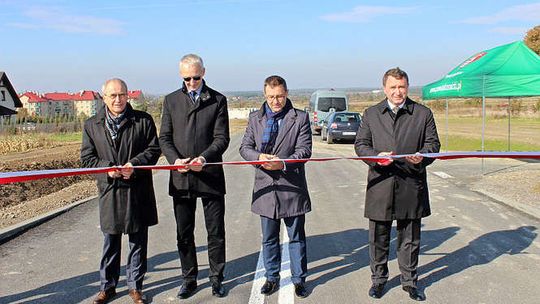 Kraśnik: Droga dojazdowa do podstrefy ekonomicznej oficjalnie otwarta 