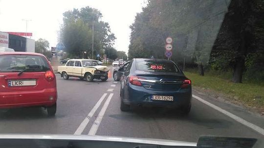 Kraśnik: Duży fiat zderzył się z chevroletem (wideo)