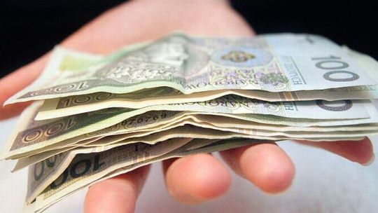 Kraśnik: Dyrektor szpitala chce obniżyć pensje pracownikom. Na trochę