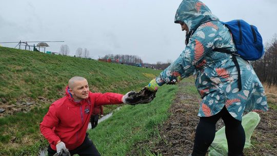 Kraśnik. Ile śmieci można wyciągnąć z rzeki? Zaskoczenie, że tak dużo