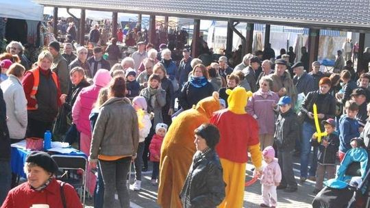 Kraśnik: Kupcy mieli przenieść się na nowy targ, ale i tak handlują na starym