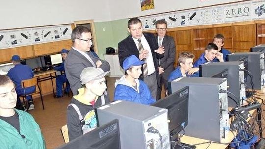 Kraśnik: Płatne staże dla uczniów, studia dla nauczycieli