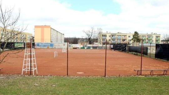 Kraśnik: Szkoła się rozbudowuje. Zlikwidują korty przy ZS3