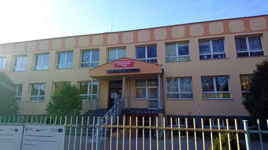 Krasnik: Uczniowie Szkoły Podstawowej nr 5 mają się uczyć w jednym budynku