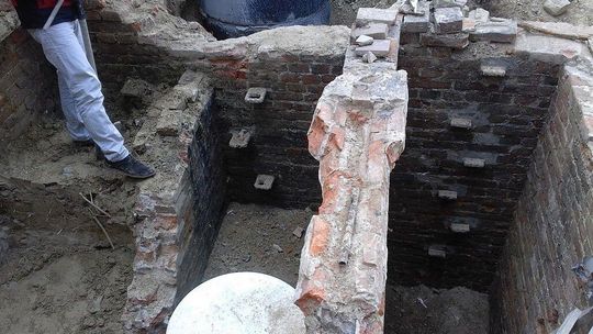 Kraśnik: Zagadkowe odkrycie archeologów [zdjęcia]