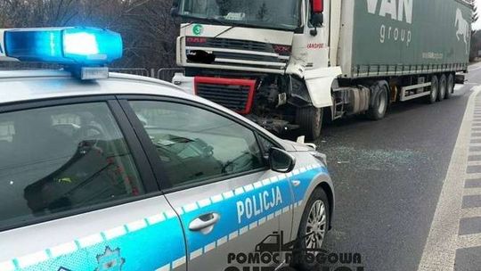 Kraśnik: Zderzenie dwóch ciężarówek na drodze nr 19