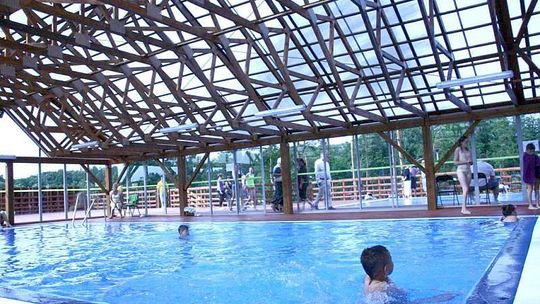 Krasnobród: Baseny na wyspie już otwarte (zdjęcia)