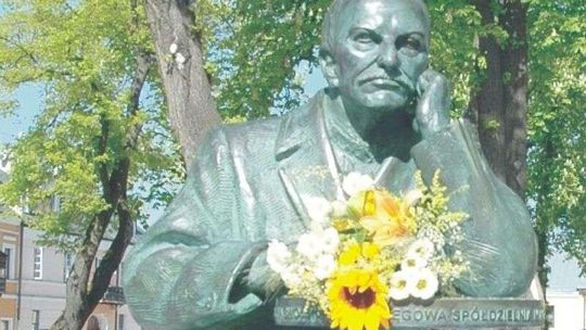 Krasnystaw: Happening przy ławeczce poety