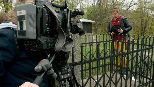 Kręcą film o Widzącym z Lublina. Plan zdjęciowy na kirkucie (zdjęcia)