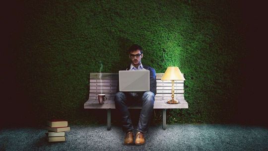 Kredyt firmowy czy faktoring? Różnice i specyfika