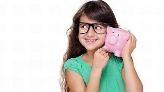 Kredyty dla nieletnich, konta dla młodzieży - kiedy dziecko może korzystać z ofert bankowych?
