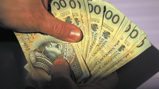 Kredyty mieszkaniowe. Banki powoli łagodzą kryteria