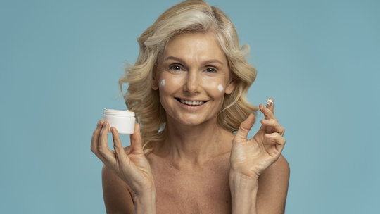 Kremy pielęgnacyjne po 40. roku życia - anti-aging i regeneracja