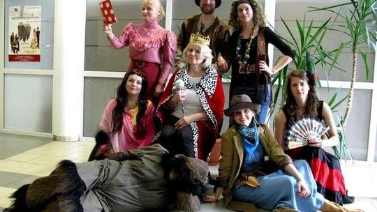 Królowa, kowbojka, pasterz. Nauczyciele jak z bajki…