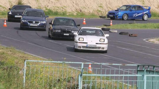 Królowie mocy uczą się jeździć