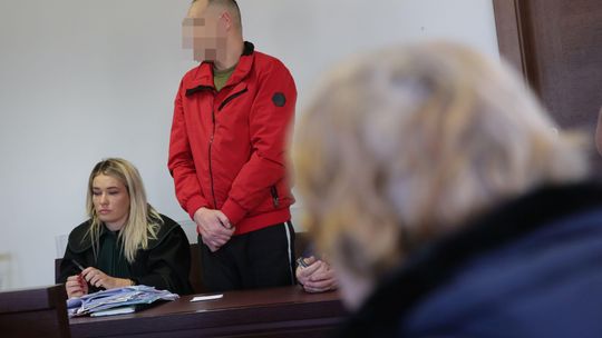 Krwawiące serce matki. Płakała, kiedy w sądzie słuchała relacji, jak syn zadawał jej ciosy nożem