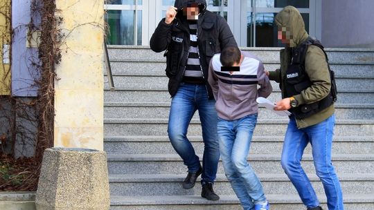 Krwawy finał bójki o dziewczynę w Puławach. Młody mężczyzna odpowie za zabójstwo