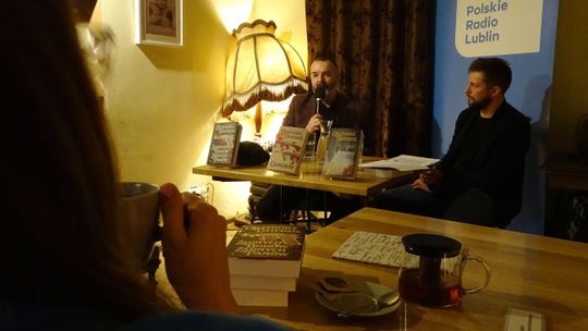 „Kryminał, bo chciałbym, aby ktoś to jednak przeczytał”, czyli o spotkaniu autorskim z Grzegorzem Dziedzicem