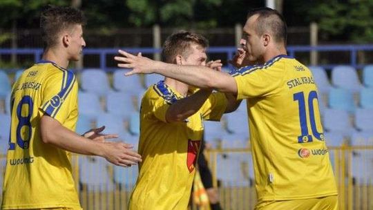 Kryształ – Stal Kraśnik 1:6. Lider jak wytrawny bokser